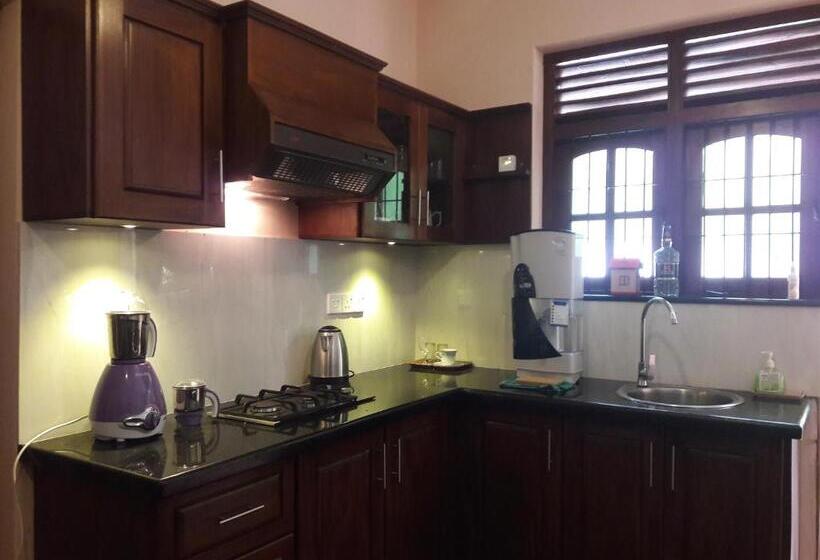 تختخواب و صبحانه Sisanda Residence