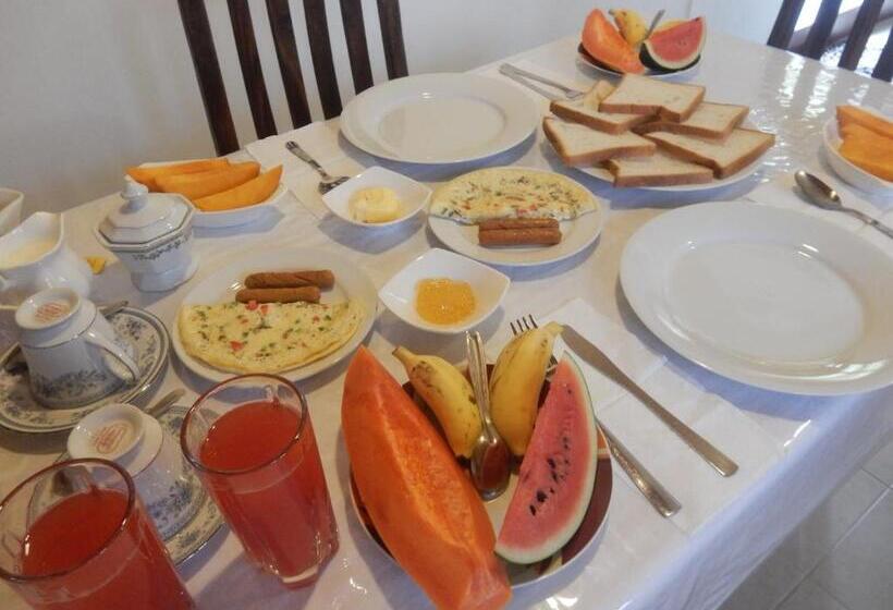 تختخواب و صبحانه Sisanda Residence