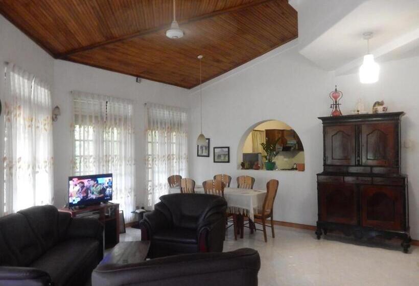 تختخواب و صبحانه Sisanda Residence