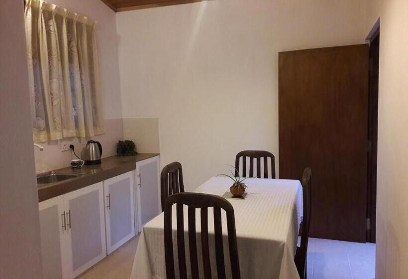 تختخواب و صبحانه Sisanda Residence