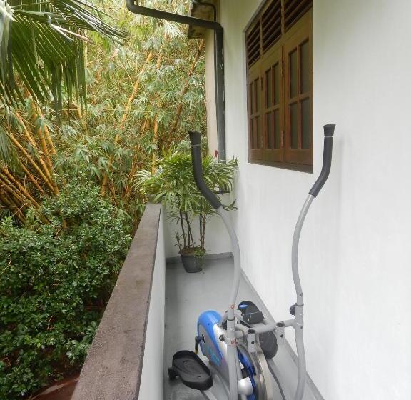 تختخواب و صبحانه Sisanda Residence