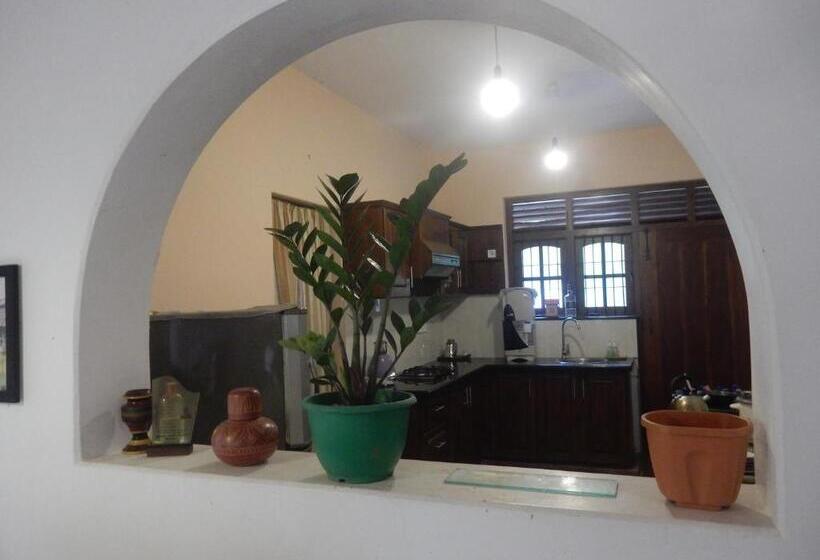 تختخواب و صبحانه Sisanda Residence
