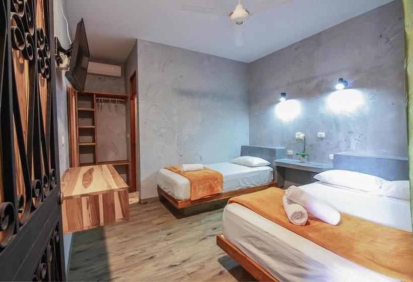 تختخواب و صبحانه Tamarindo Inn