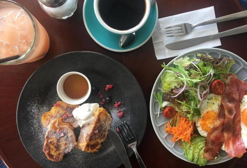 فندق Canaan Coffee &