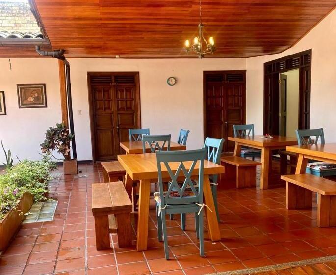 هتل Colonial Andino   Parque Principal De Pitalito