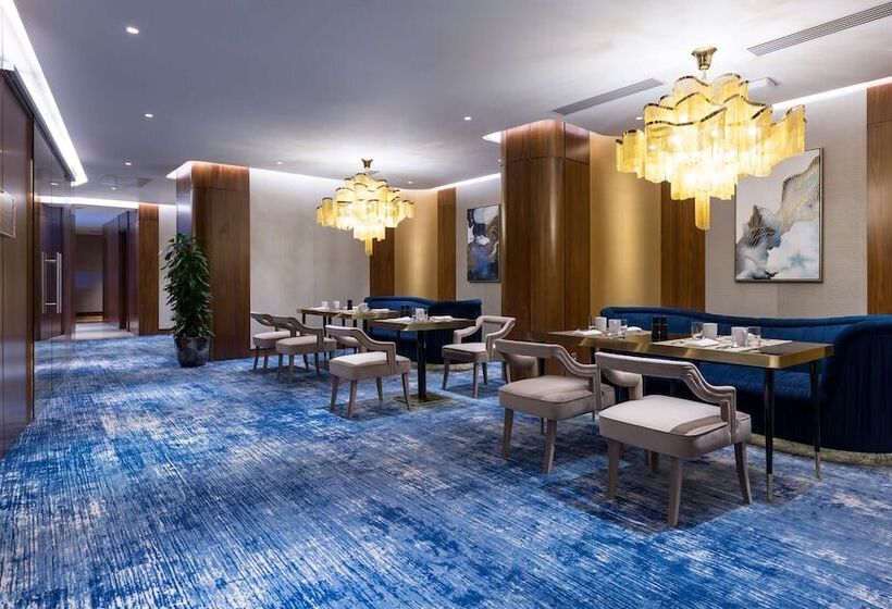 هتل Hilton Astana