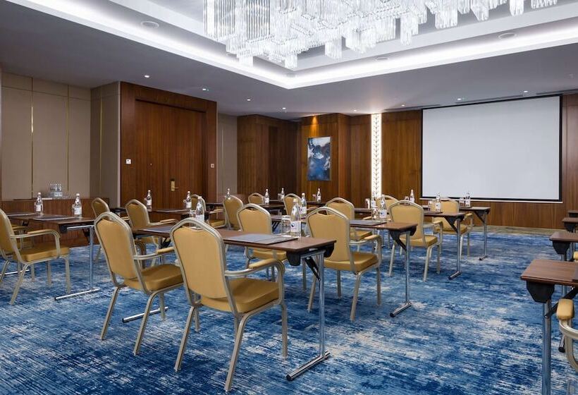 هتل Hilton Astana
