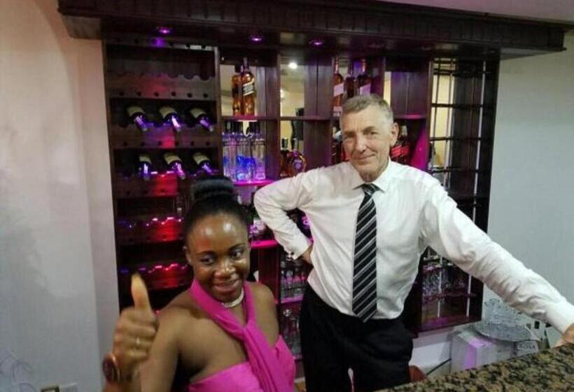 هتل Mbayaville
