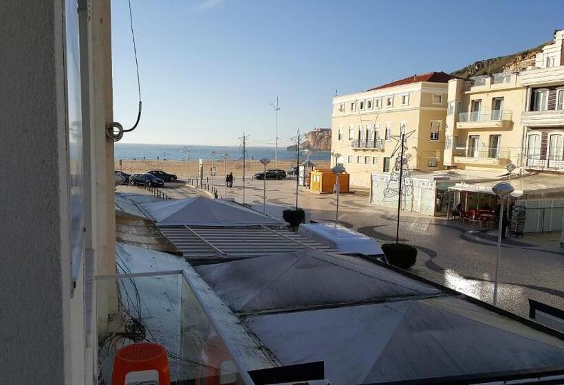 تختخواب و صبحانه By The Sea