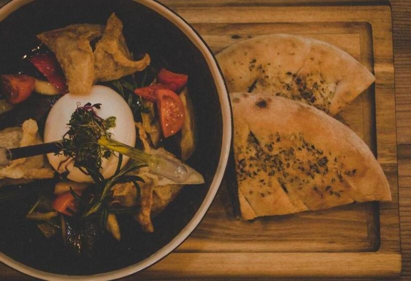 مبيت وإفطار Cafe Restaurant Leo