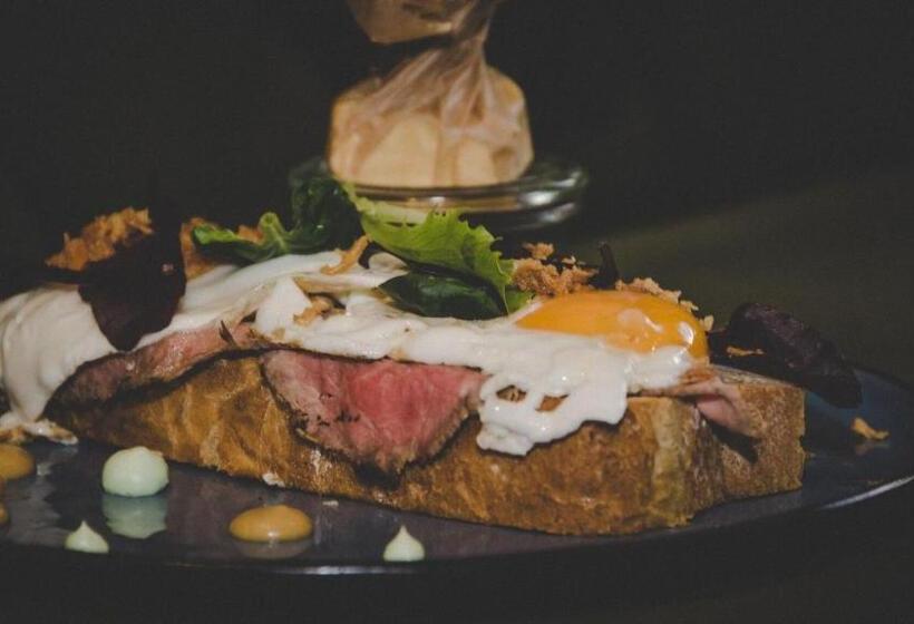 مبيت وإفطار Cafe Restaurant Leo