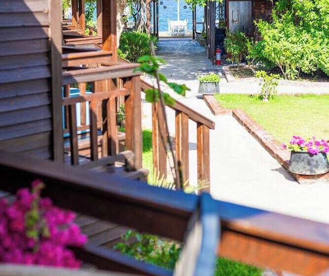 住宿加早餐  Gi̇ri̇ti̇mu Evleri̇