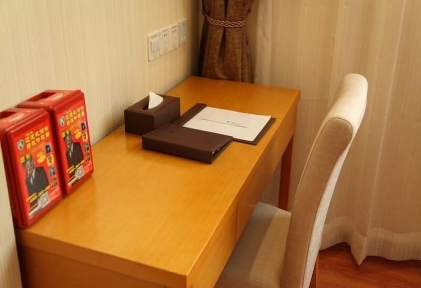 Otel Greentree Inn Zhuhai Mingzhu Station Express