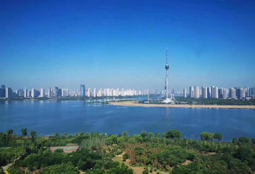 هتل Howard Johnson Xiangyu Plaza Linyi