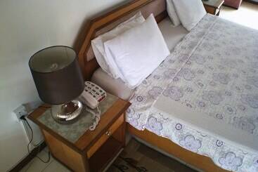 هتل Lavender Lodge