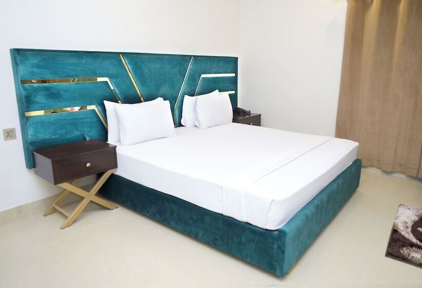 هتل Royalton Inn