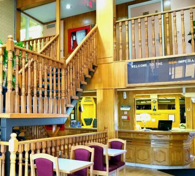 فندق على الطريق New Imperial Inn