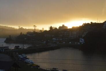 تختخواب و صبحانه Misty Paradise Of Lake Gregory