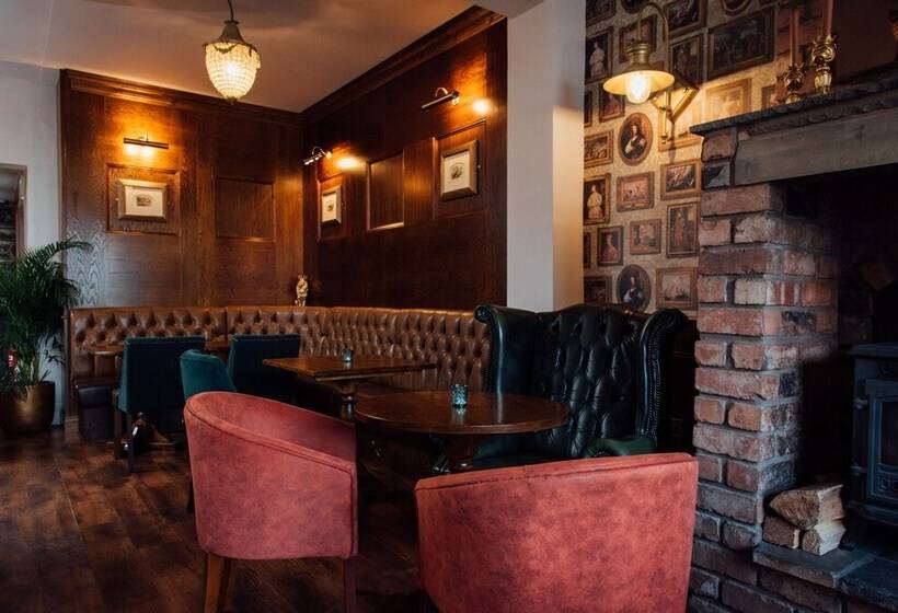 هتل Arthur S Bar & Accommodation