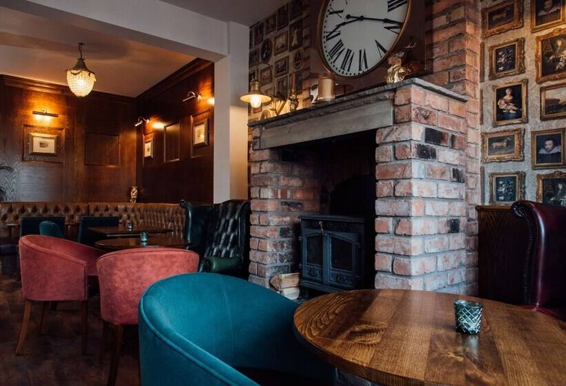 هتل Arthur S Bar & Accommodation