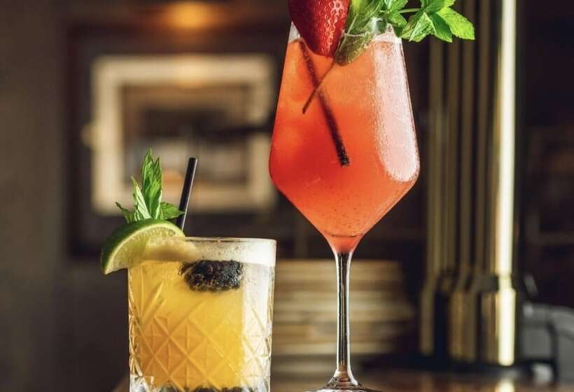 هتل Arthur S Bar & Accommodation