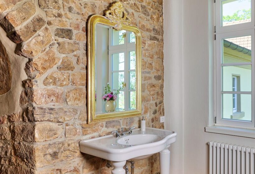 فندق Brunnenhaus Schloss Landau