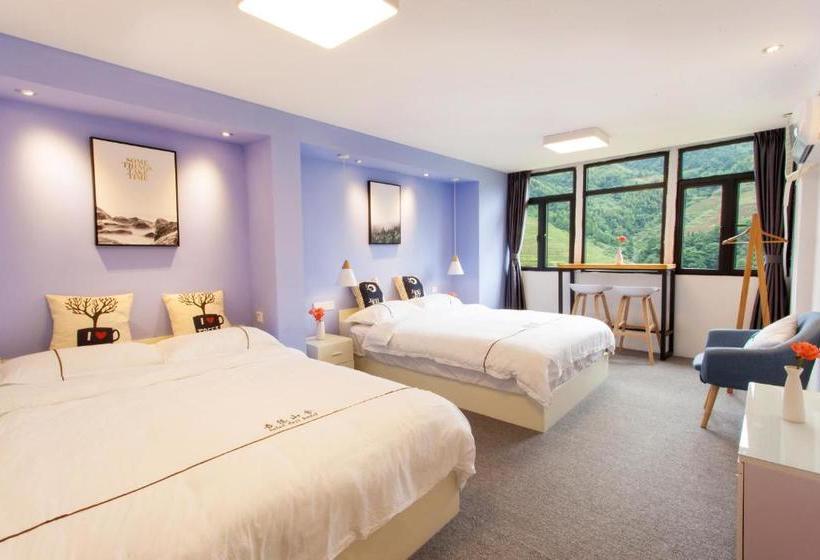 הוסטל Salad Days Inn