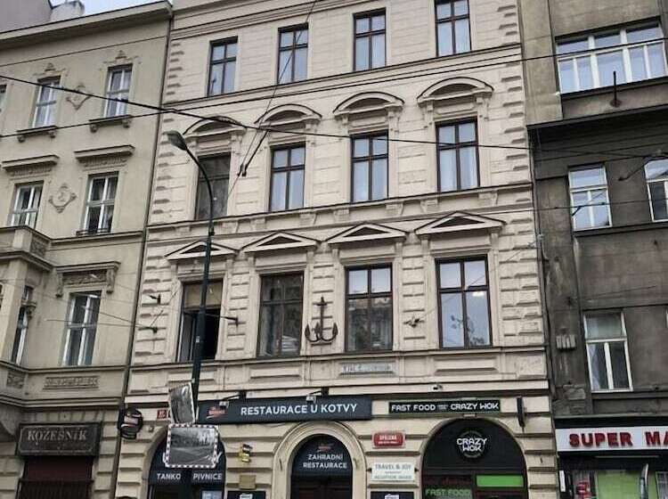 هاستل Travel&joy Backpackers