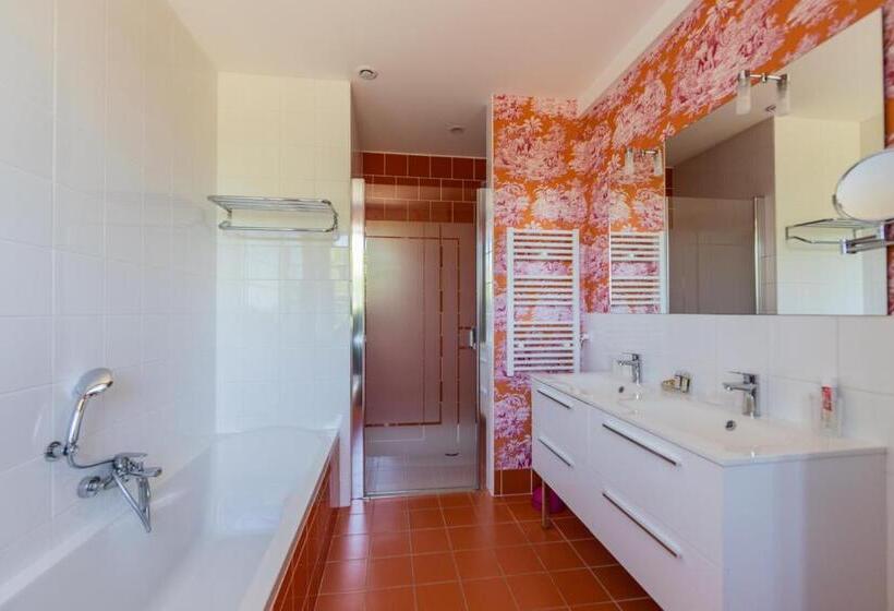 مبيت وإفطار 1 Logis A Domme  Piscine & Spa