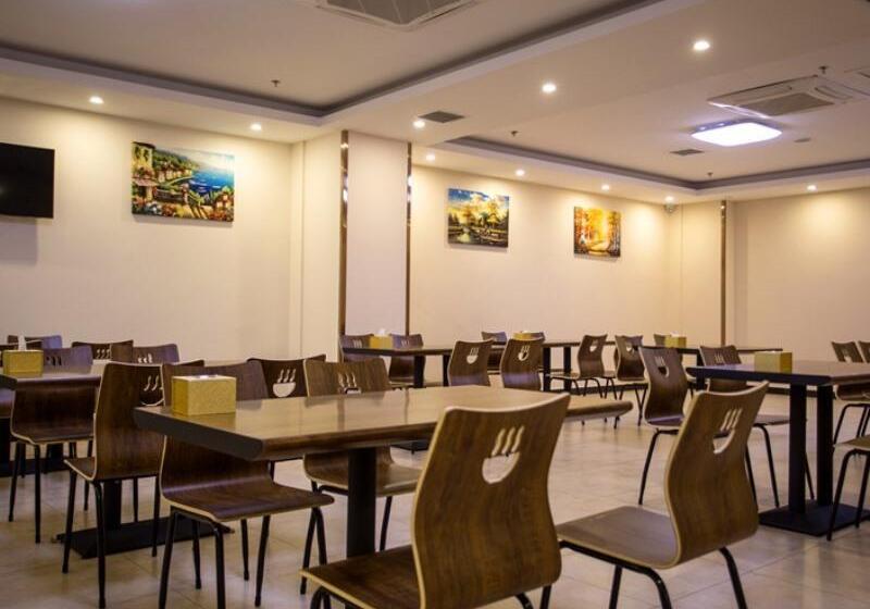 هتل Greentree Inn Qinhuangdao Railway Station Square Express