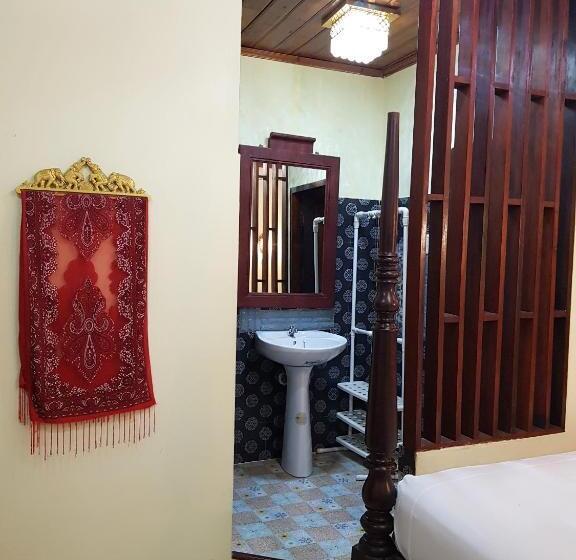 هتل Sakura Wood House