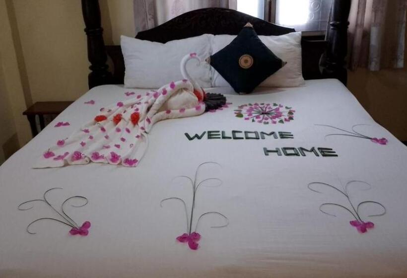 هتل Sakura Wood House