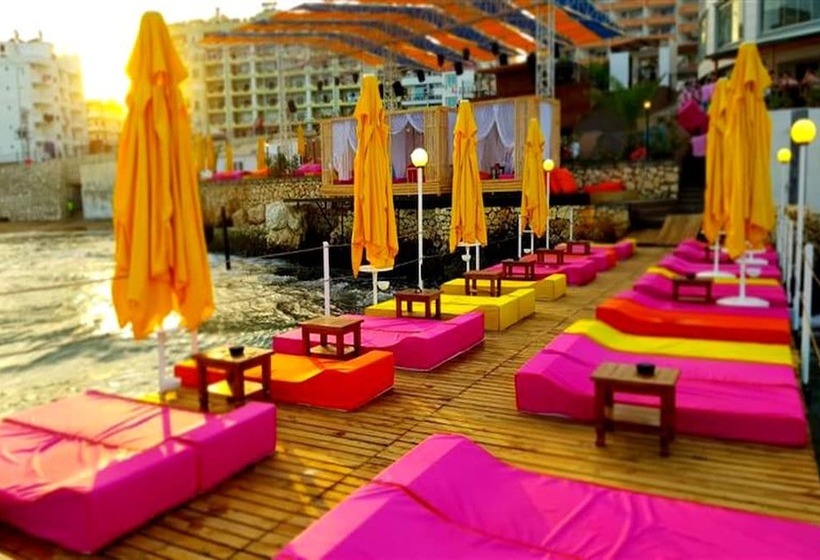 هتل Tepe Beach
