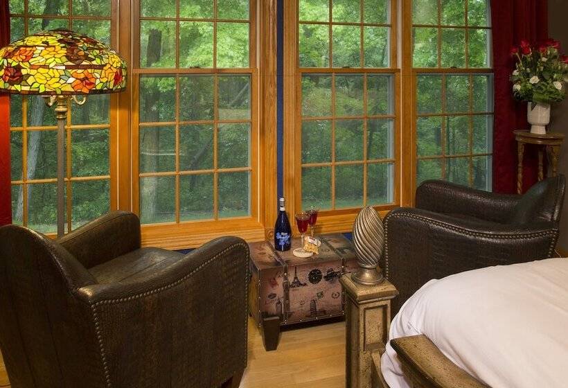 Hidden Serenity Bed And Breakfast