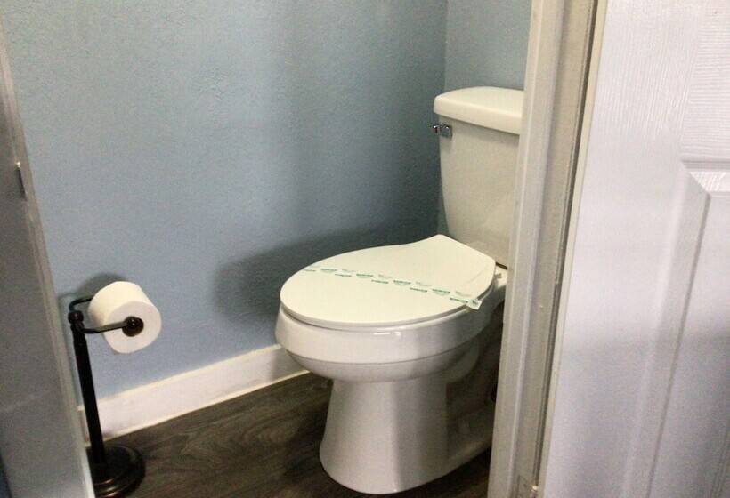 Hitching Post Country Motel