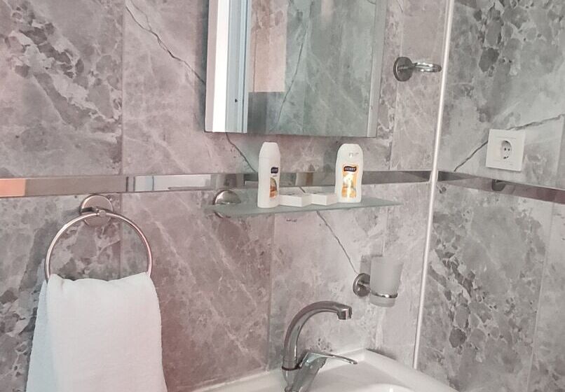 בית מלון כפרי Nostalgia World