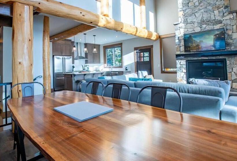리조트 Snow Creek Cabins By Fernie Lodging Co