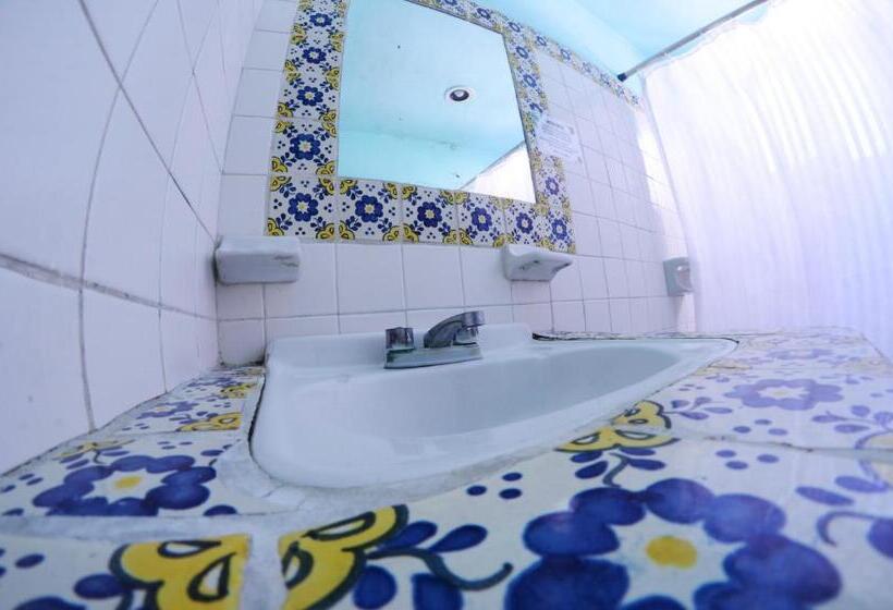 Tres Mundos Hostel