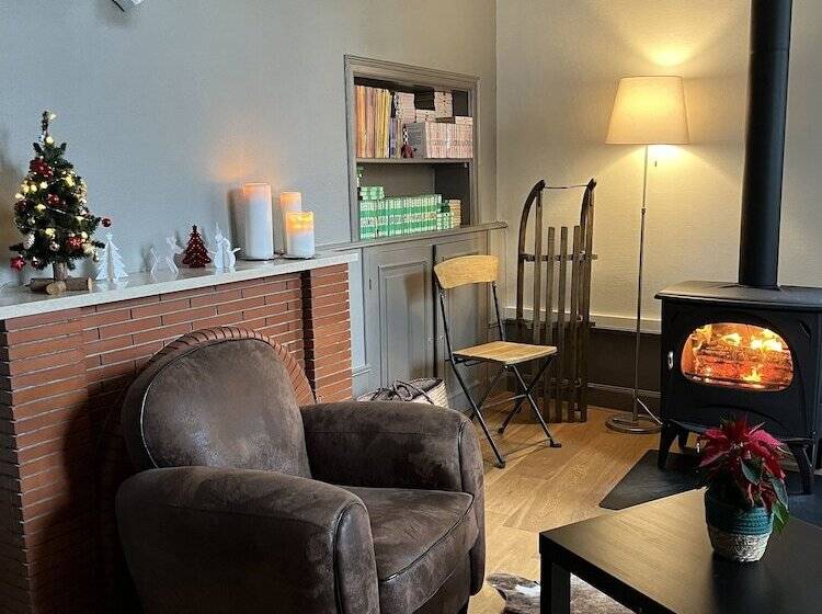 住宿加早餐  La Maison De Famille