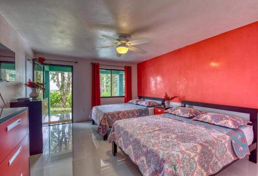 هتل Casa Conley Del Mar