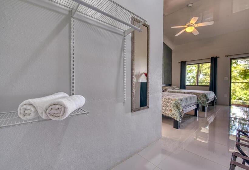 هتل Casa Conley Del Mar