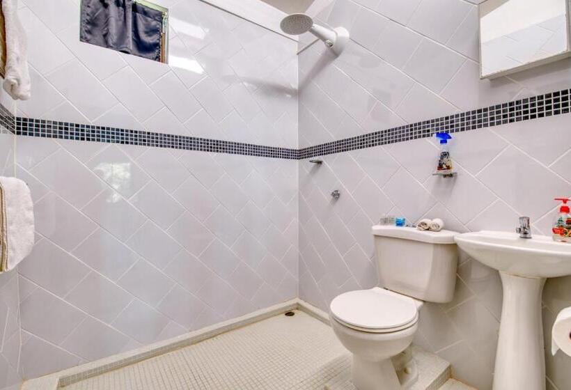 هتل Casa Conley Del Mar