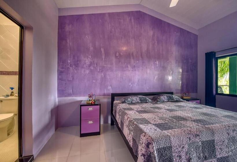 هتل Casa Conley Del Mar