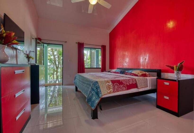 هتل Casa Conley Del Mar