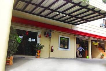 هتل D Mariners Inn