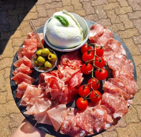 ホテル La Roseraie