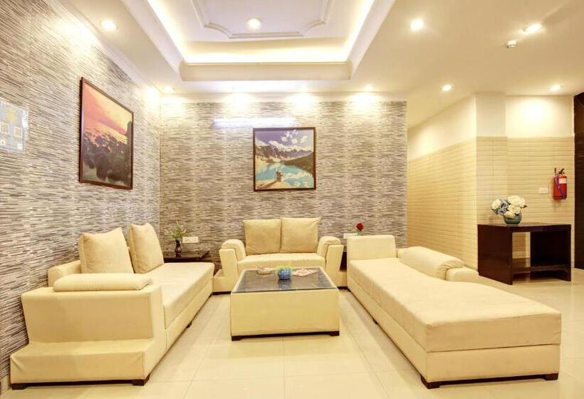 Отель Mint City Center Suites