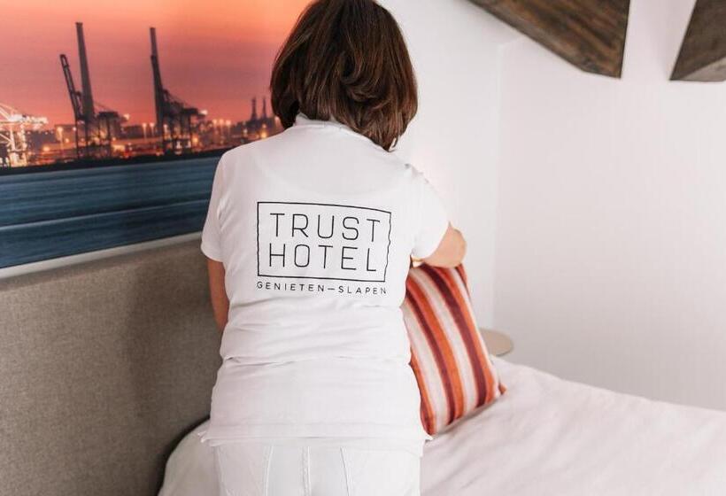 هتل Trust