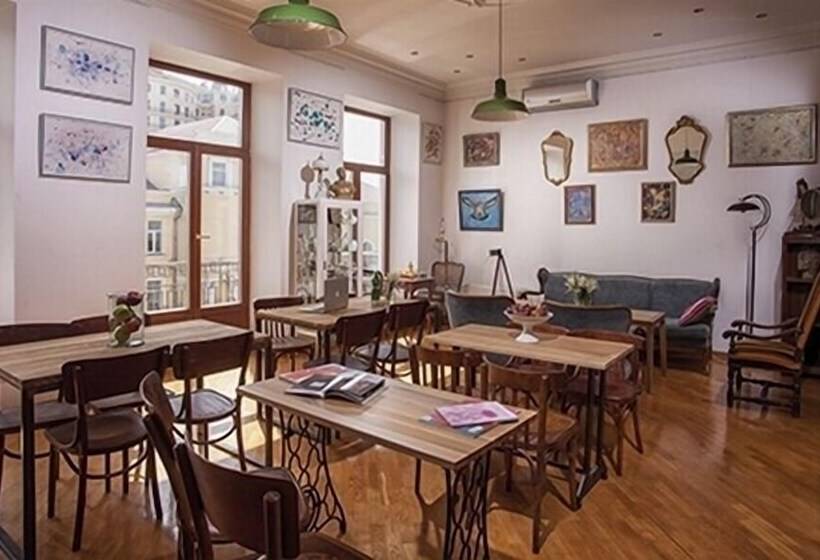 هاستل Esther House Hotel Museum