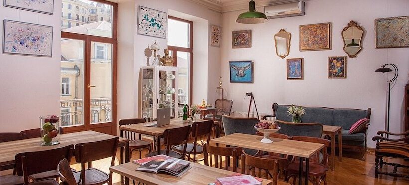 هاستل Esther House Hotel Museum